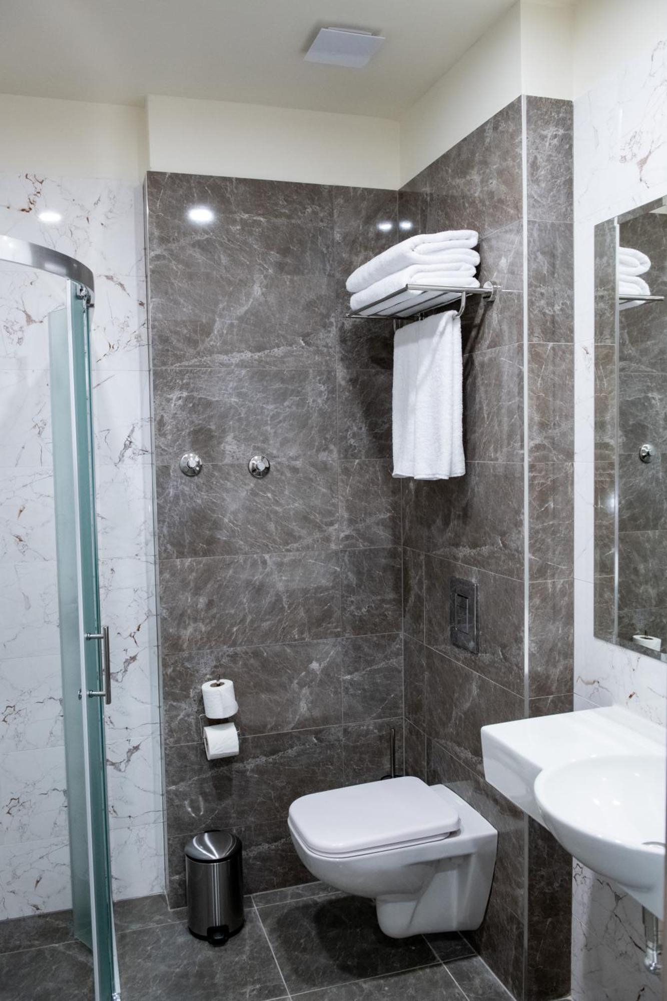 Hotel Bg *