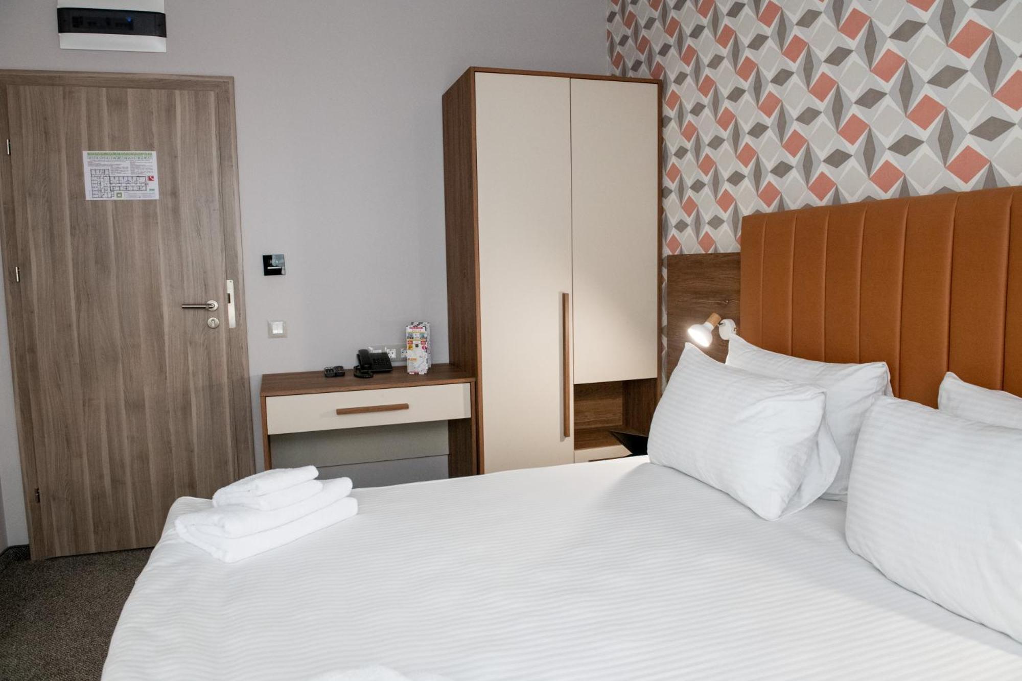 Hotel Bg *